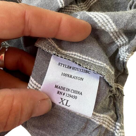 Womens Top Size XL Grey Tank Ruffle Detail Striped Office Siren Business Casual - Picture 8 of 8